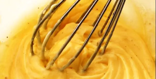 Sådan laver du en ægte nem mayonnaise, der smager himmelsk.